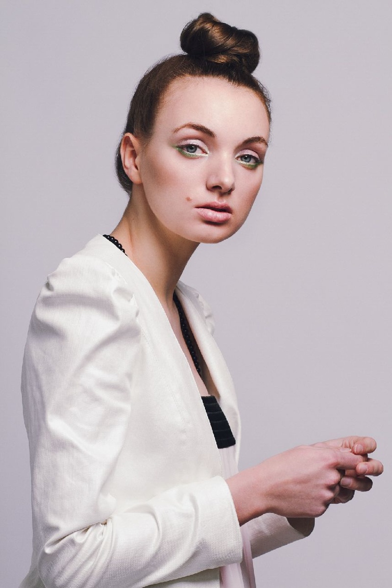 Female model photo shoot of Tylar MUA