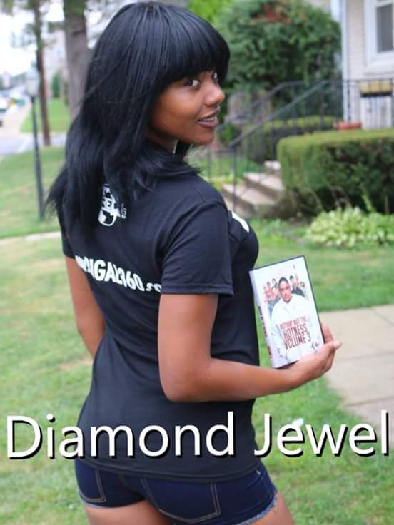 Female model photo shoot of DiamondJewel28