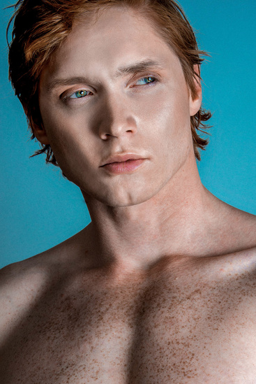 Male model photo shoot of Piero Rojas