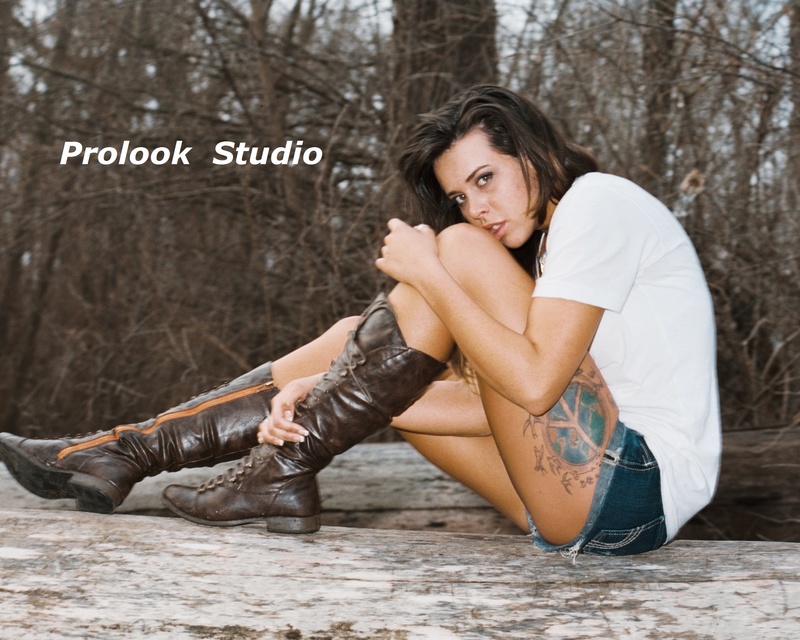 Male and Female model photo shoot of PROLOOK STUDIO  and Leigh Anti in Omaha, Nebraska