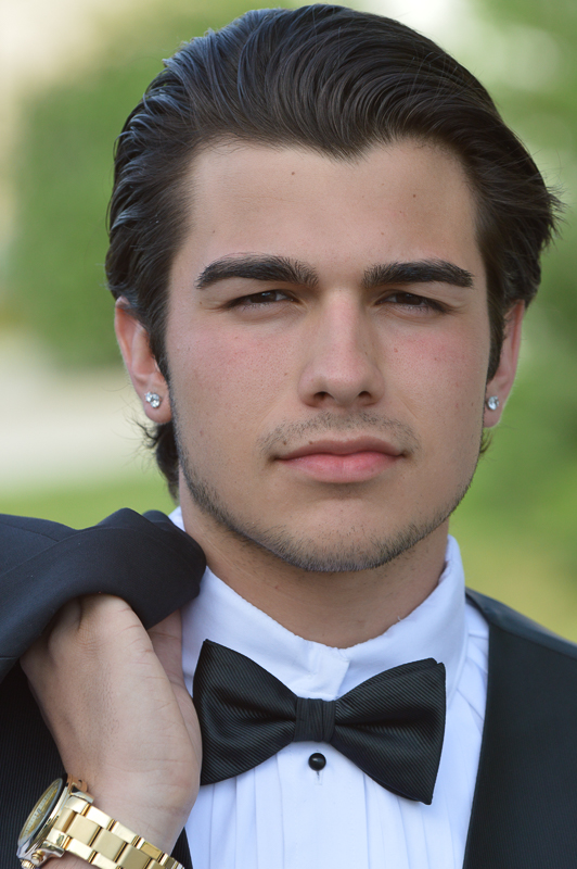Male model photo shoot of DarioArellano