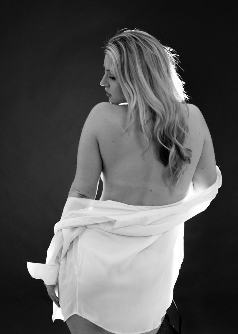 Female model photo shoot of Lisa Pearlman Photo