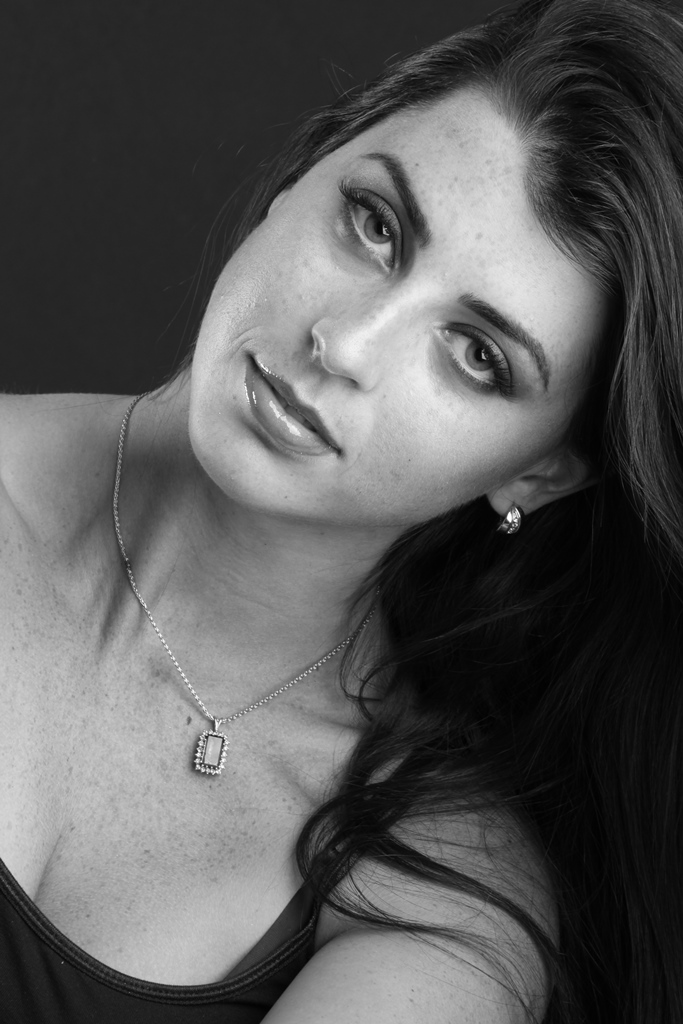 Female model photo shoot of Shani Gottlieb
