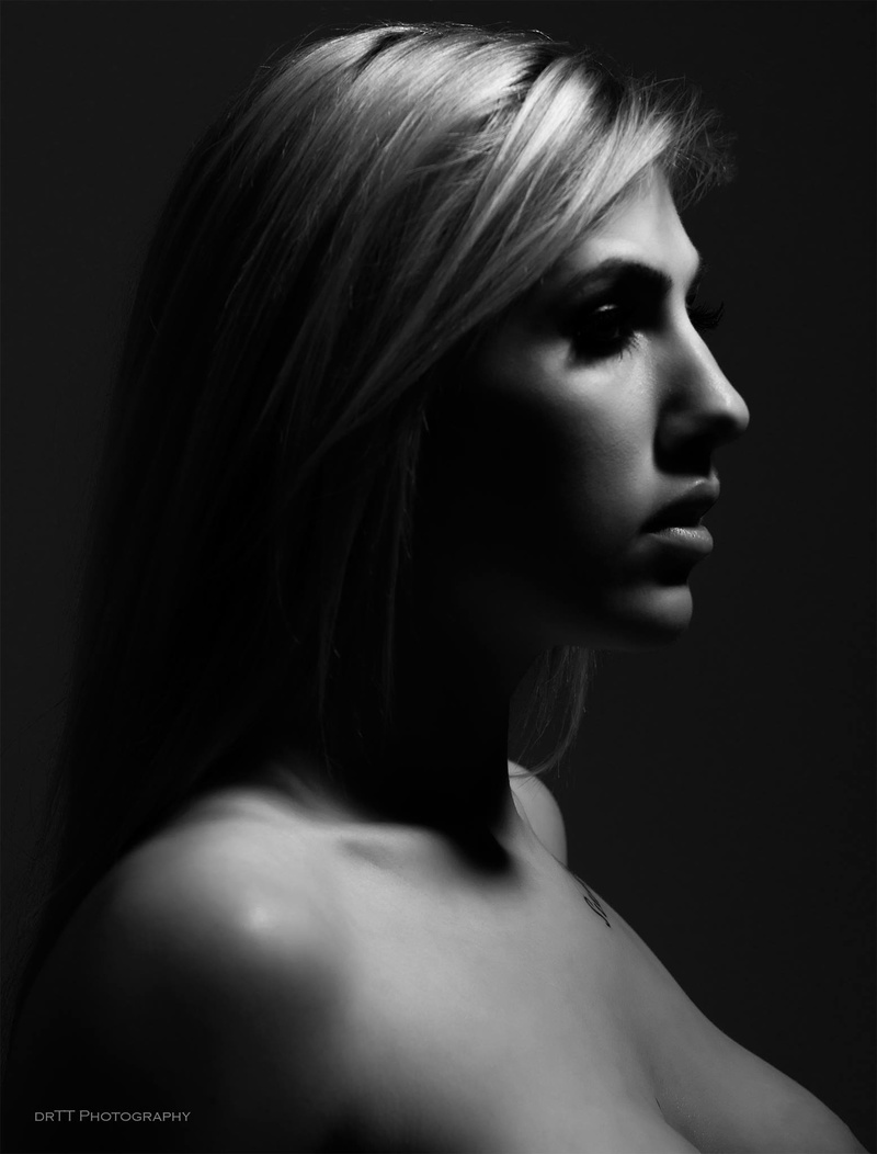 Female model photo shoot of kayleebod