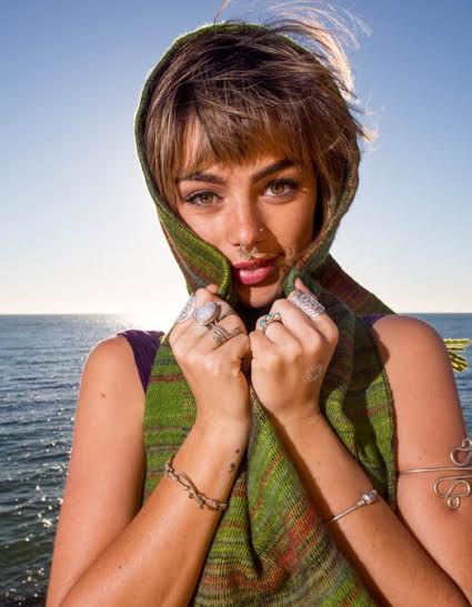 Female model photo shoot of Anika in Black Rock Beach