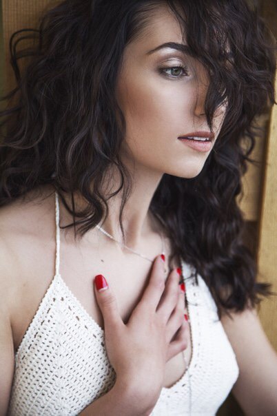 Female model photo shoot of Liana Shmanko