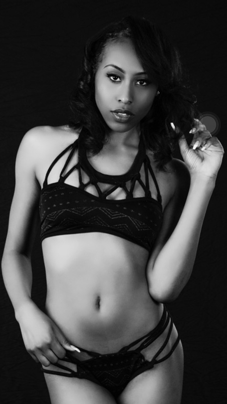 Female model photo shoot of Mya Niicole