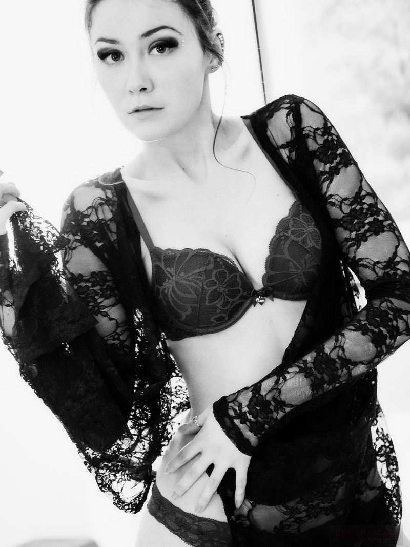Female model photo shoot of Miss_Lea_Lea