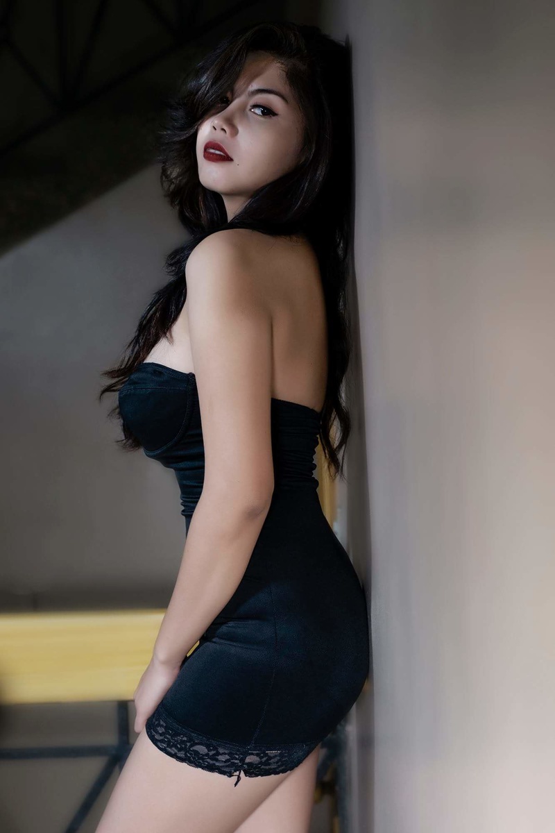 Female model photo shoot of yhuna23