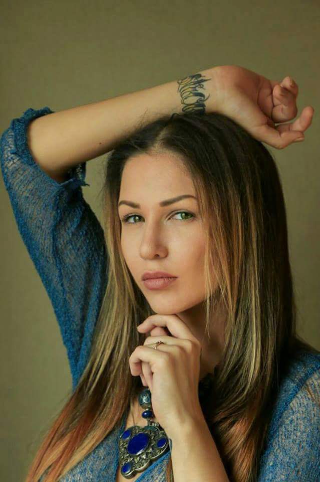 Female model photo shoot of Albina Boldyreva