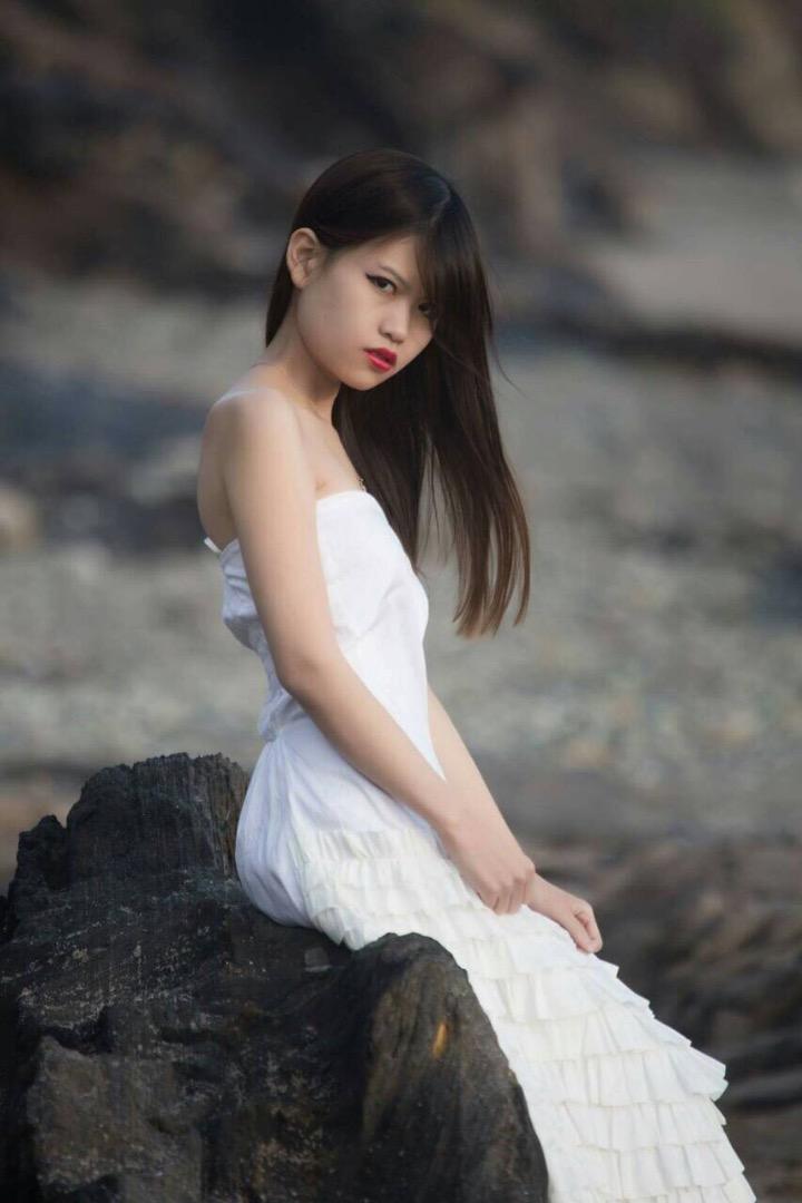 Female model photo shoot of iloveanimeai