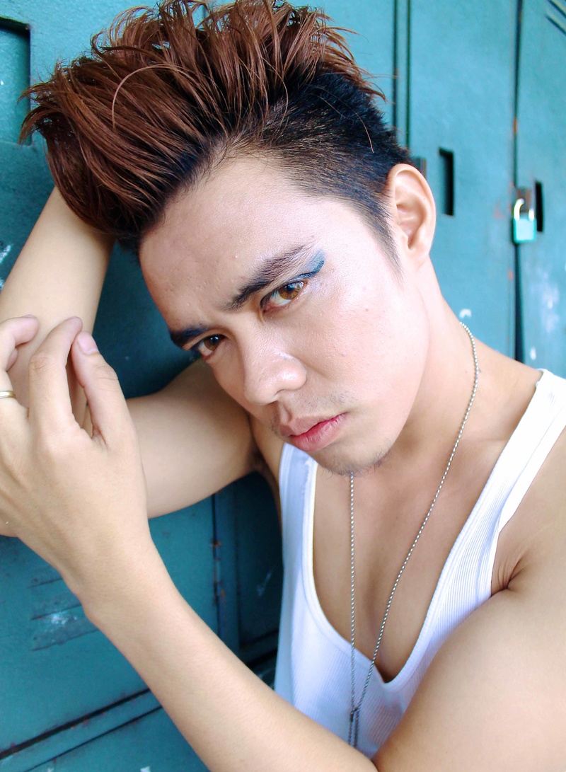 Male model photo shoot of Rey Mark Bonethag