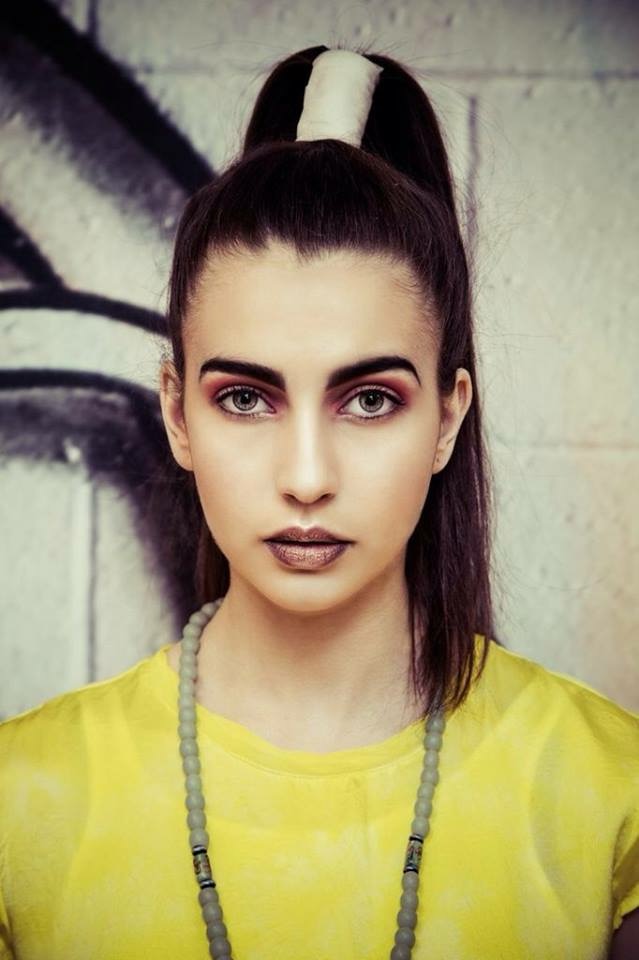 Female model photo shoot of Zeena Muhssin