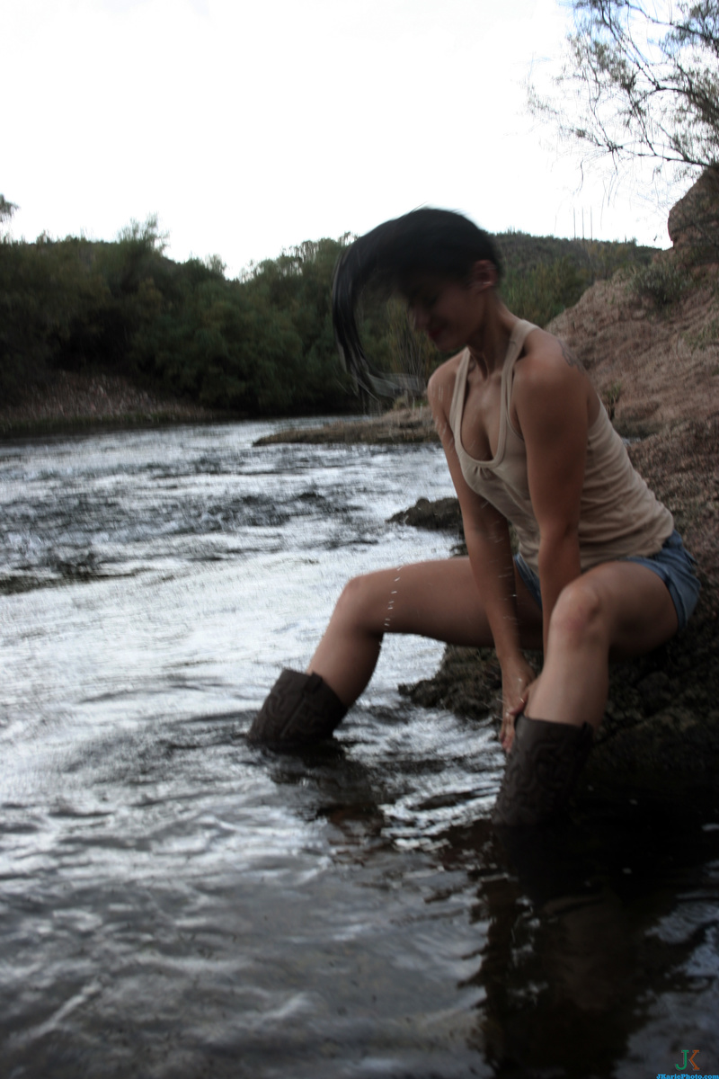 Male model photo shoot of JoshK in Salt River
