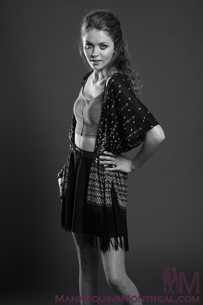 Female model photo shoot of Jordana D Amours in Agence Mannequin Montréal