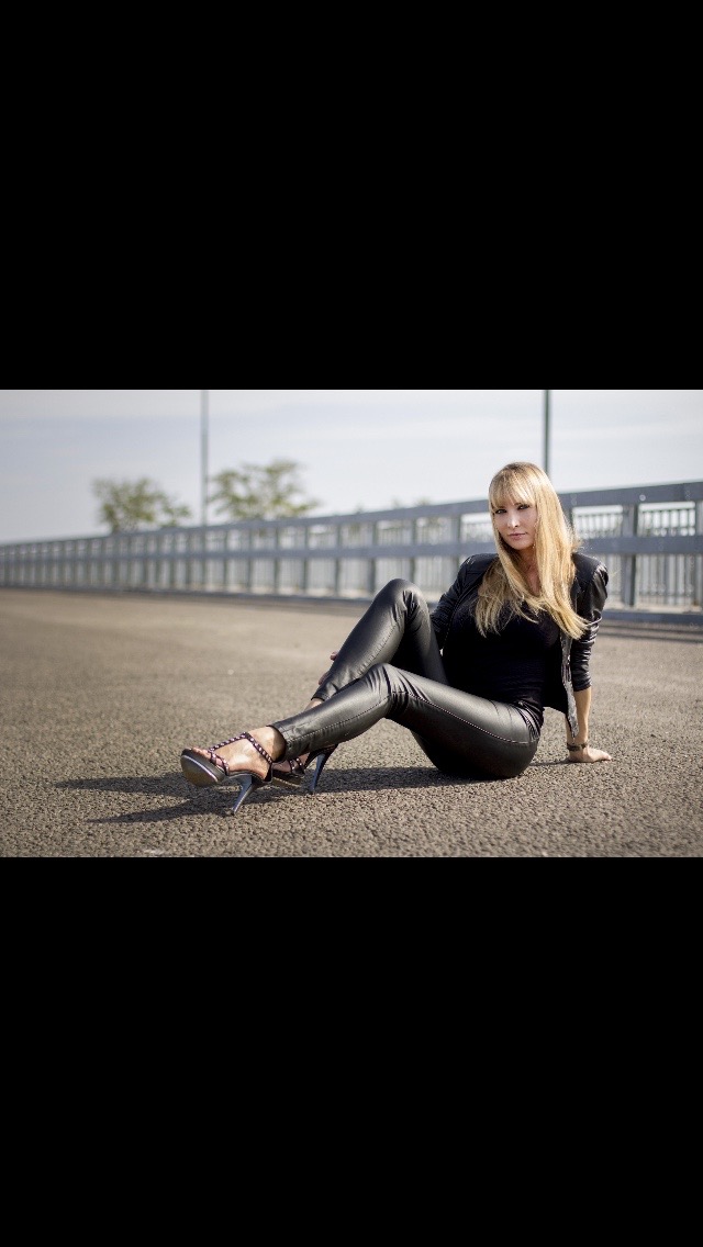 Female model photo shoot of Tanya 0303