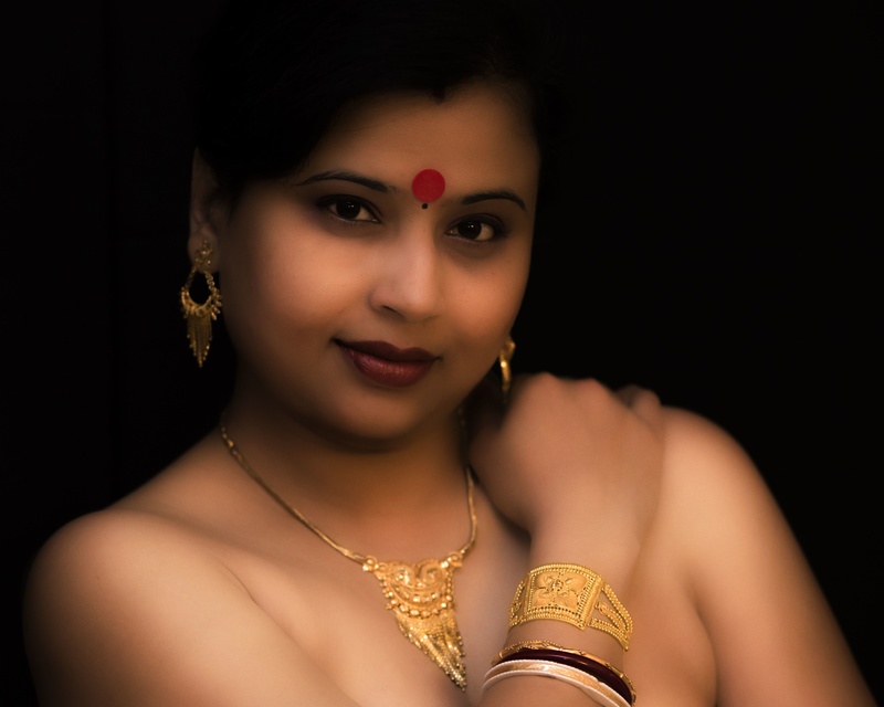 Female model photo shoot of Aditi