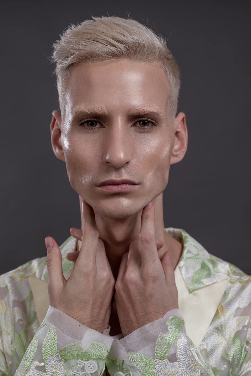 Male model photo shoot of Domenic Hartmann