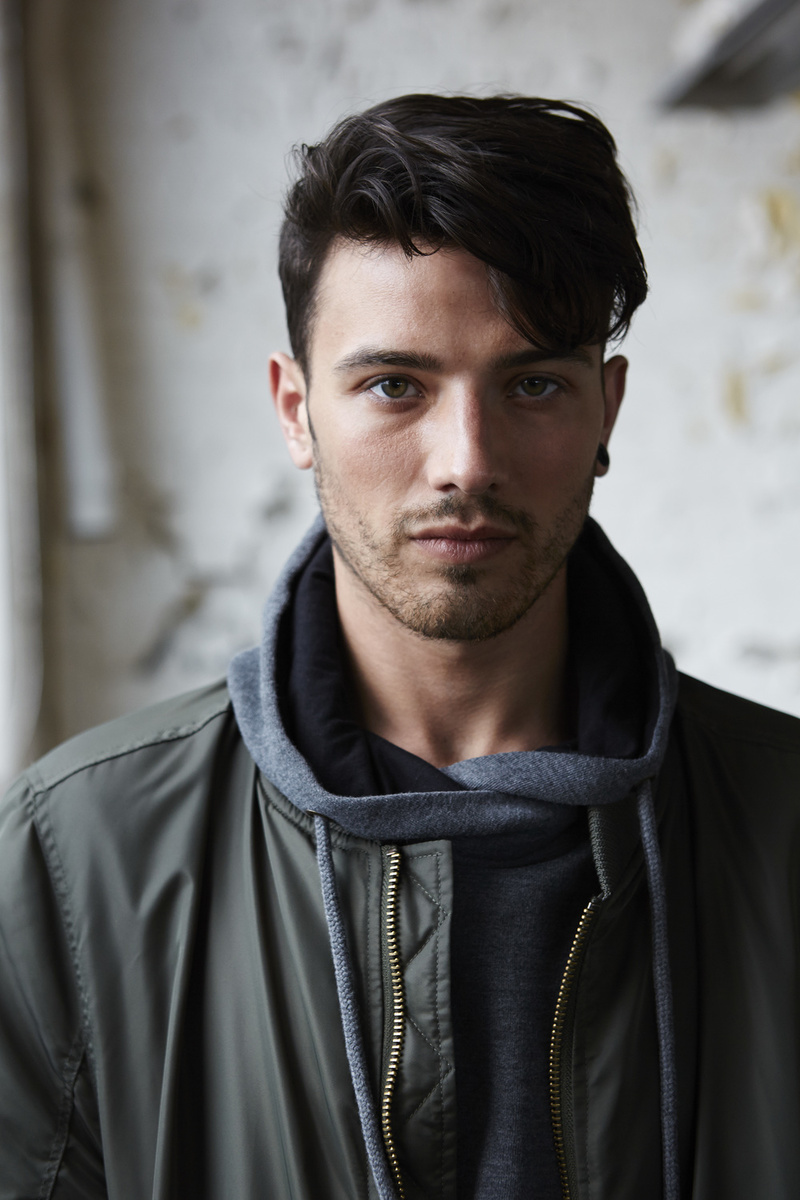 Male model photo shoot of Gavin Hartigan