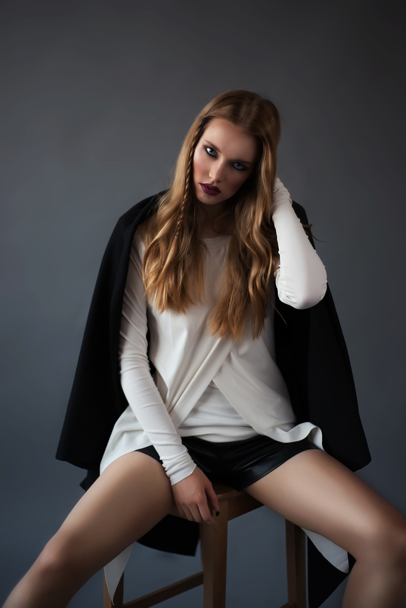 Female model photo shoot of mariaAblaze
