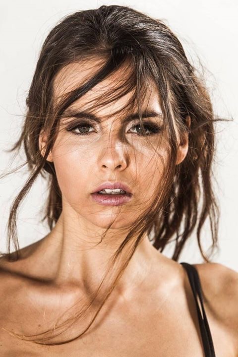 Female model photo shoot of KimberleyB by vitor hollanda