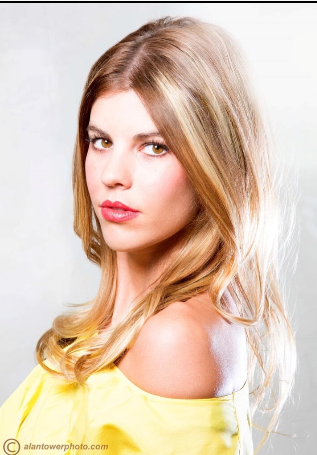 Female model photo shoot of Ashley Scarp