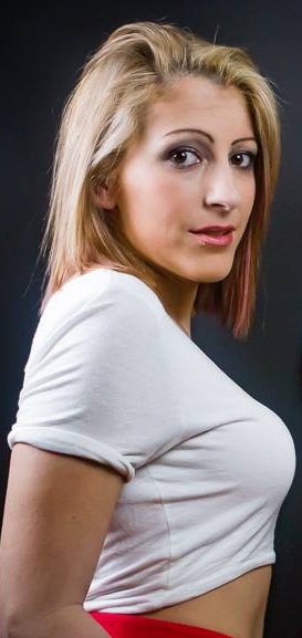 Female model photo shoot of Nina Newsome