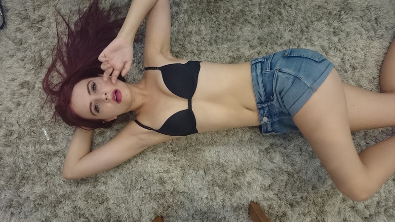 Female model photo shoot of Ava Creed