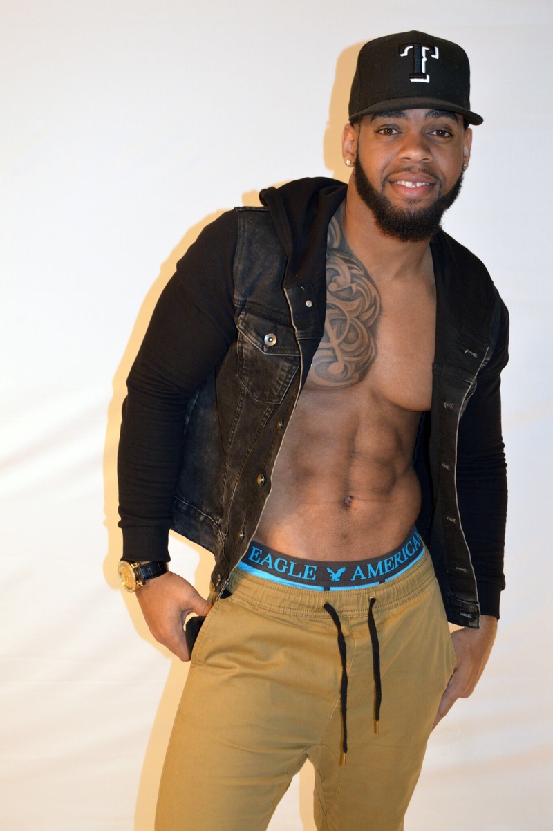 Male model photo shoot of Therealpierrevaughn