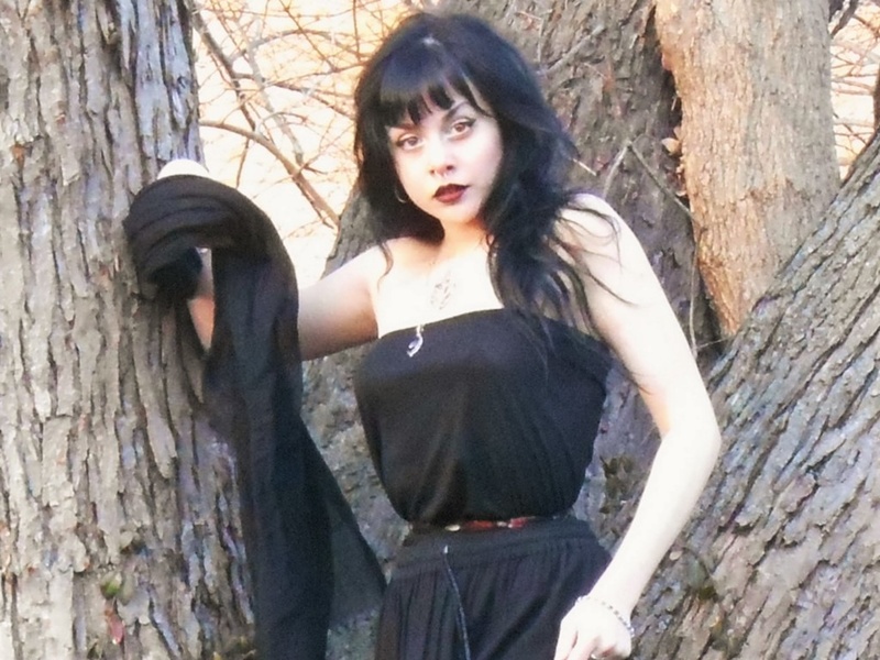 Female model photo shoot of OakanosBellini in Kettering Ohio