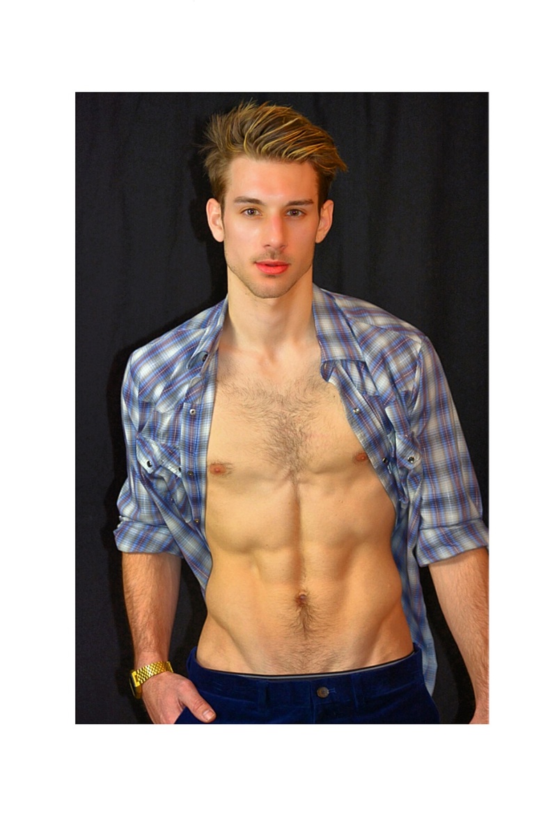 Male model photo shoot of thealexsontag