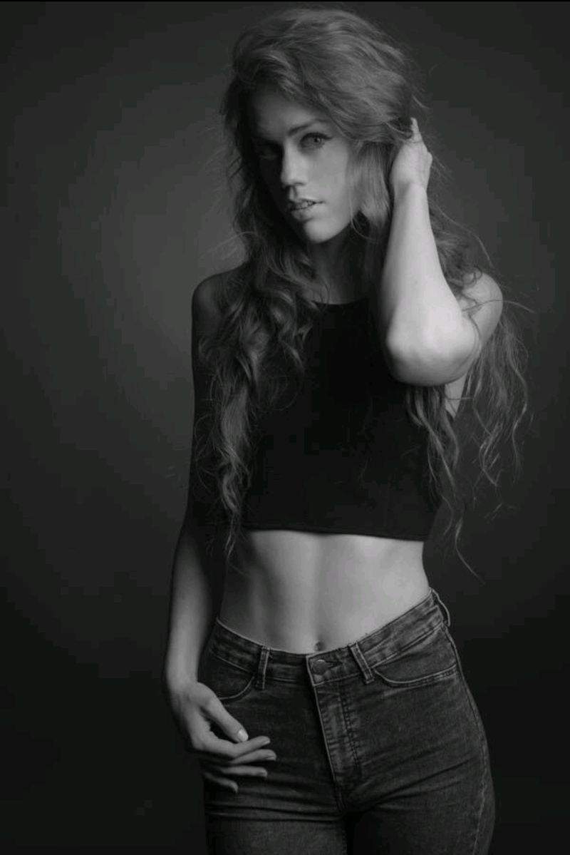 Female model photo shoot of KaleyChristina