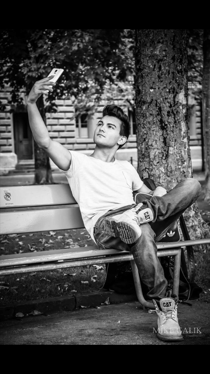Male model photo shoot of Aendu__ in Bern