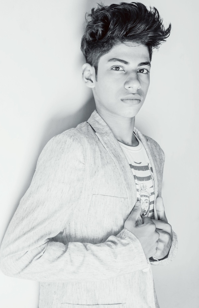 Male model photo shoot of Hari Mohan