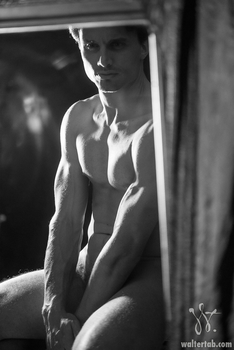Male model photo shoot of RobertMacEwen by Walter Tab