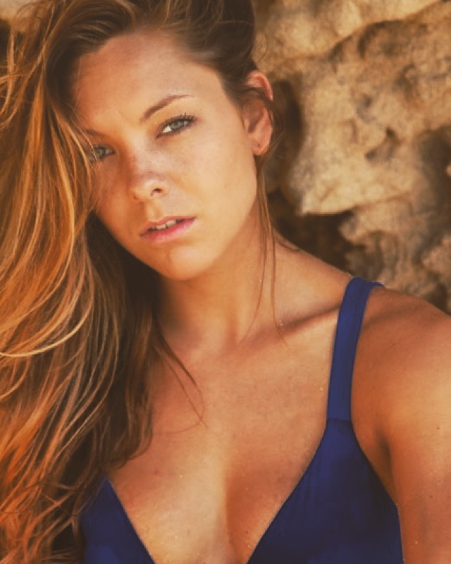 Female model photo shoot of Anna_Hudson in Diamond Head Beach