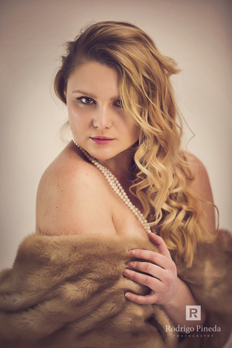 Female model photo shoot of Yana S by qwerty12345 in Washington, MO