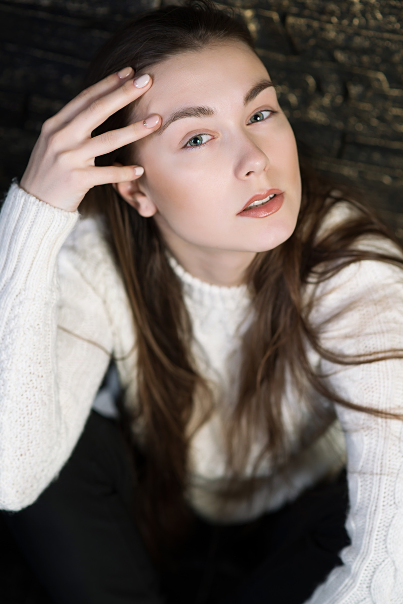 Female model photo shoot of juli_apari