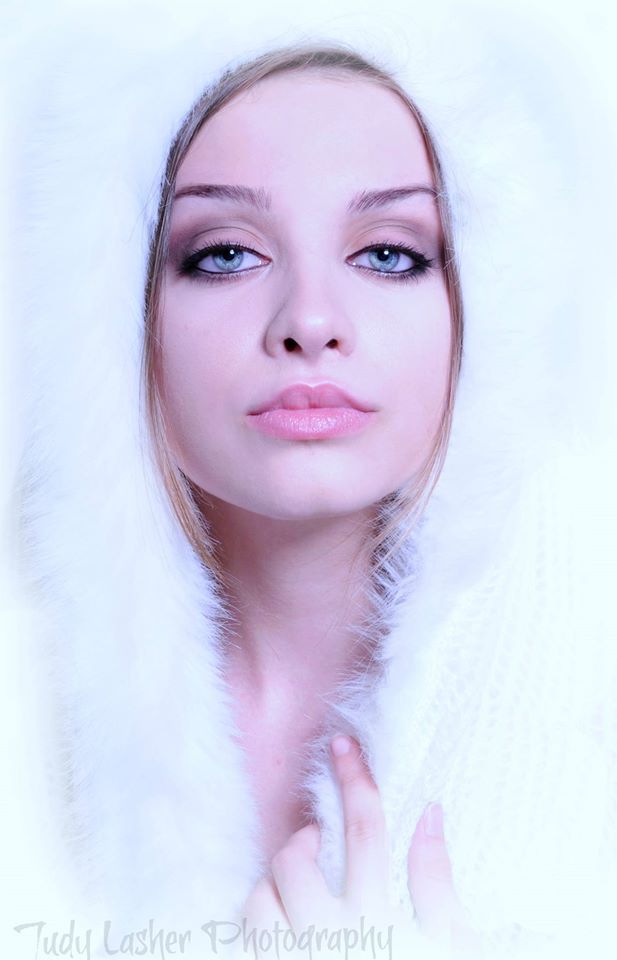 Female model photo shoot of pinkmotherofpearl