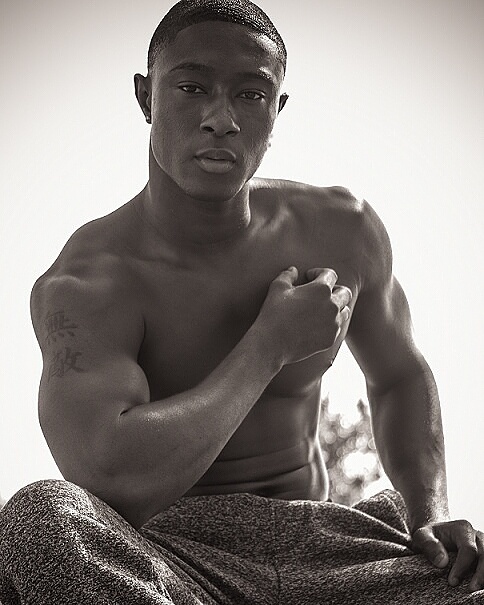 Male model photo shoot of Mani Olu
