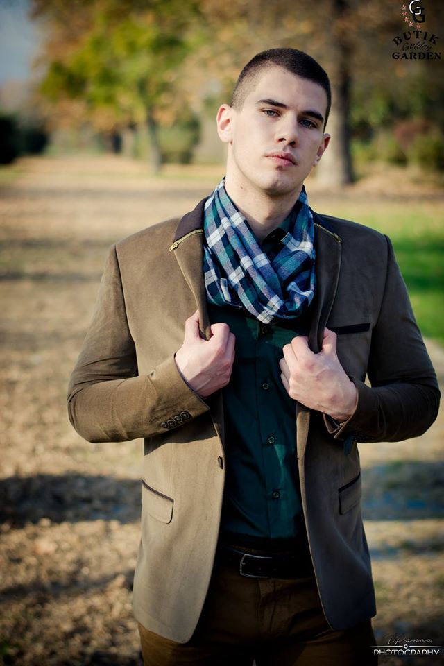 Male model photo shoot of Viktor Pecev