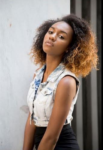 Female model photo shoot of Makeena Rivers