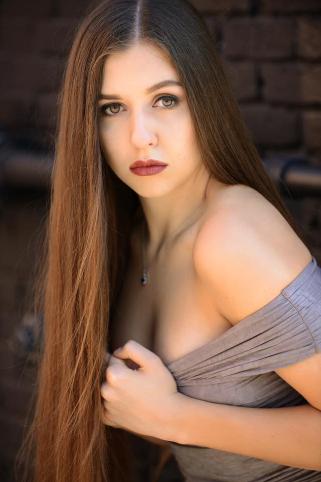 Female model photo shoot of Andrea Gavric