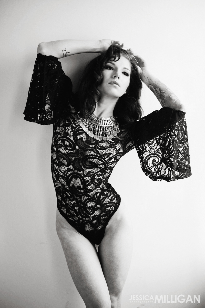 Female model photo shoot of AmandaBallenger