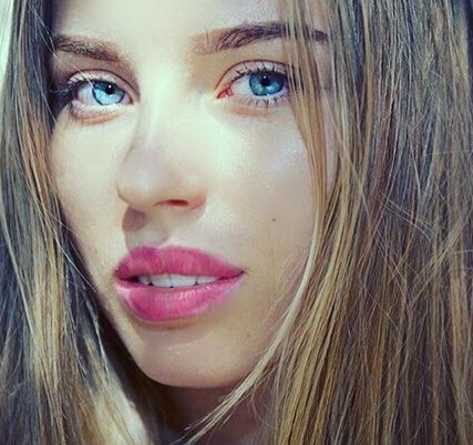 Female model photo shoot of YuliaGoub