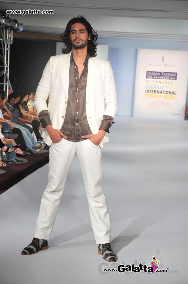 Male model photo shoot of Prayas Mann