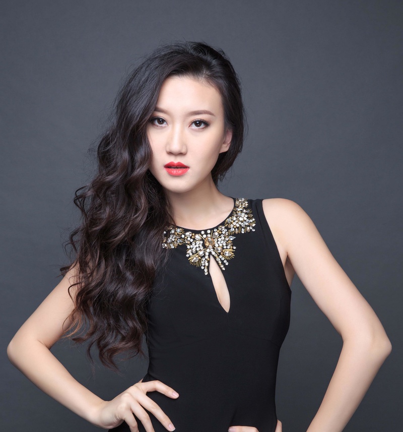 Female model photo shoot of Miss Du Chen