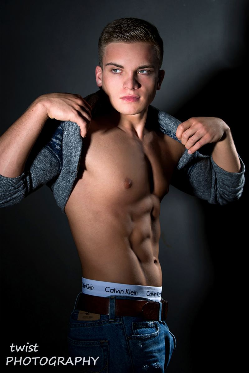 Male model photo shoot of twist-PHOTOGRAPHY in Germany