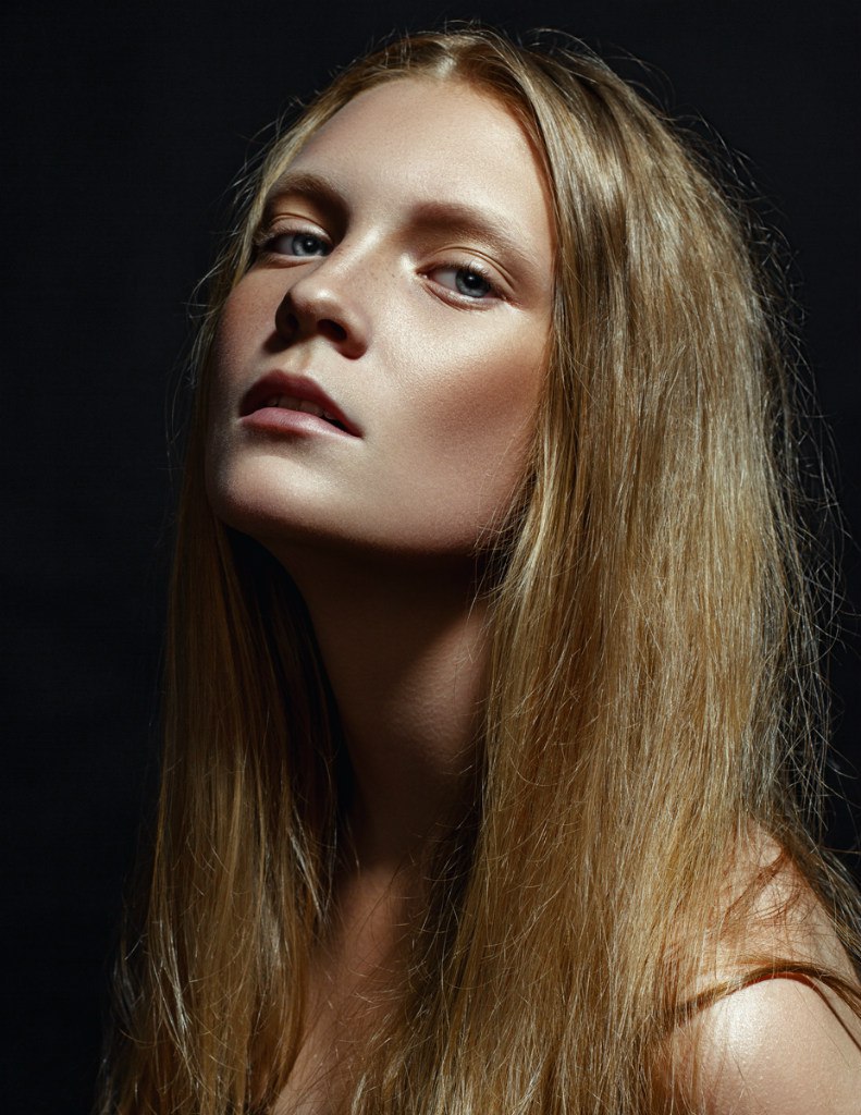 Female model photo shoot of Sasha Kozhina