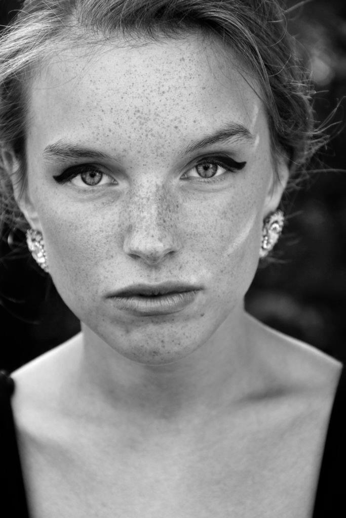 Female model photo shoot of Jessicabarrettdenison  in New York, New York
